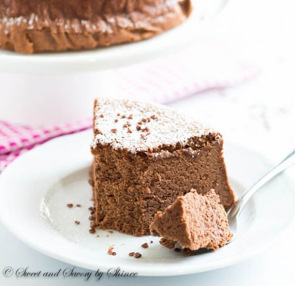 Make this delicious chocolate soufflé cheesecake with just 3 pantry staples. Perfect treat for your special Valentine.