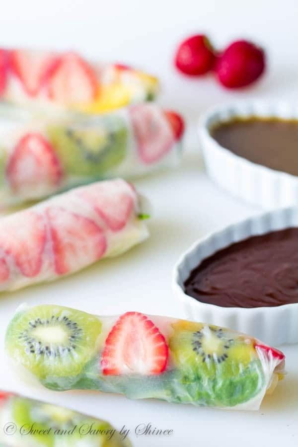 These rainbow fruit spring rolls are an ultimate summer treat for all the fruit-lovers, chocolate-lovers and caramel-lovers! Bonus, a fun video tutorial is included!