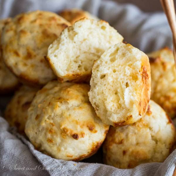 Seriously the easiest biscuits from scratch! These dump n' stir cheesy garlic biscuits require only 5 minutes of your time.