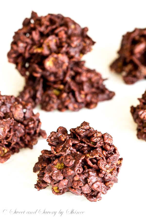 Irresistibly crispy and light, these no-bake orange infused chocolate crisps are easy to make and require only 4 ingredients. Perfect holiday treat!