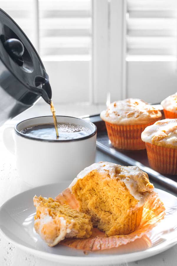 No joke here. You're only 4 simple ingredients away from these tall, dense, yet moist pumpkin cheesecake muffins!