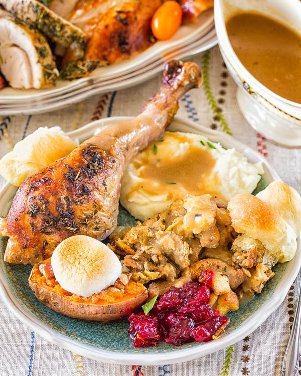 Ultimate Thanksgiving Menu with harmonious blend of classics and little twists to give a special flavor to otherwise traditional Thanksgiving food.