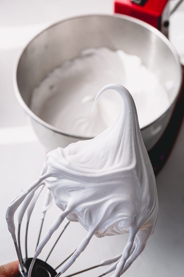 Everything you need to know about making a meringue. Plus, 6 tips to achieve the most stable French meringue and visual cues for 3 stages of meringue. #meringue