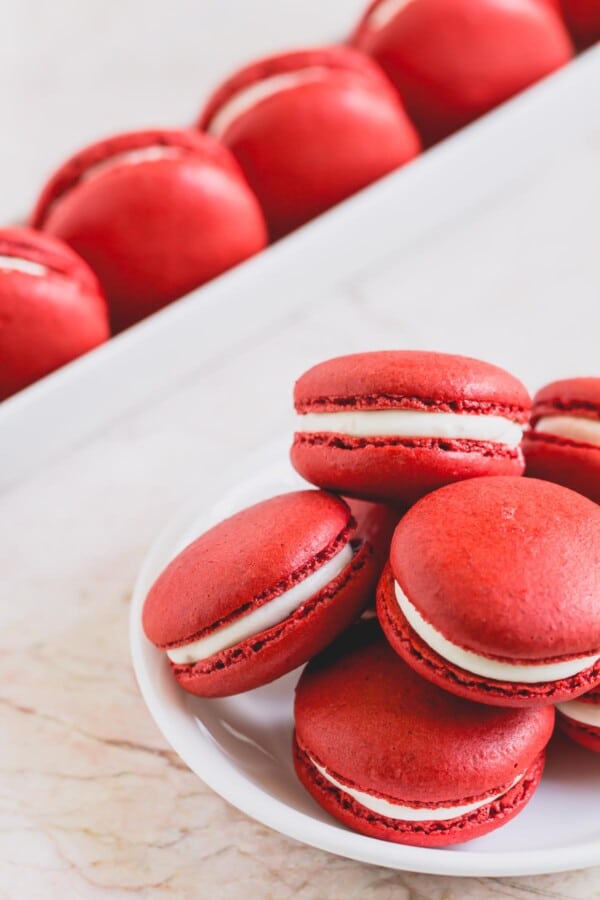 Red Velvet macarons para San Valentín