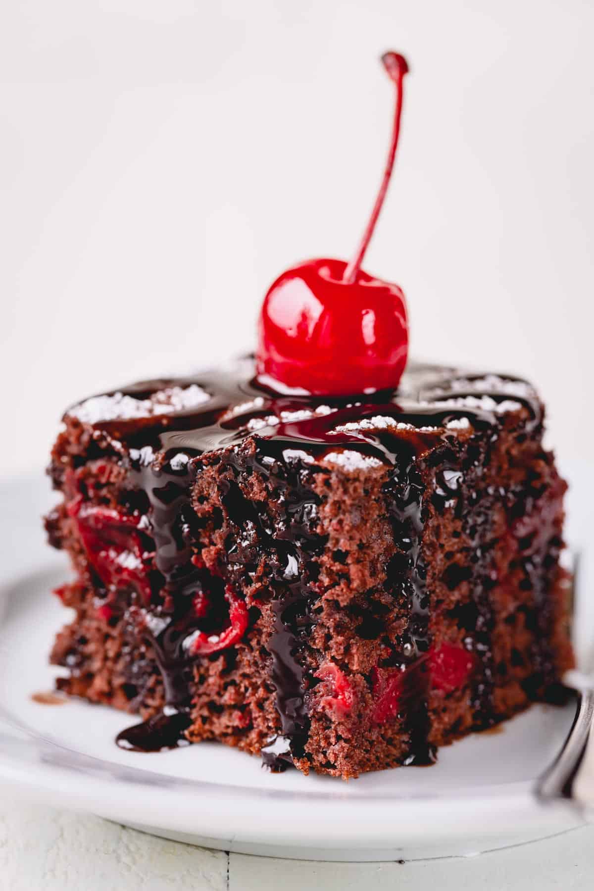 Stratford på Avon Transcend Knogle 3-Ingredient Chocolate Cherry Cake ~Sweet & Savory