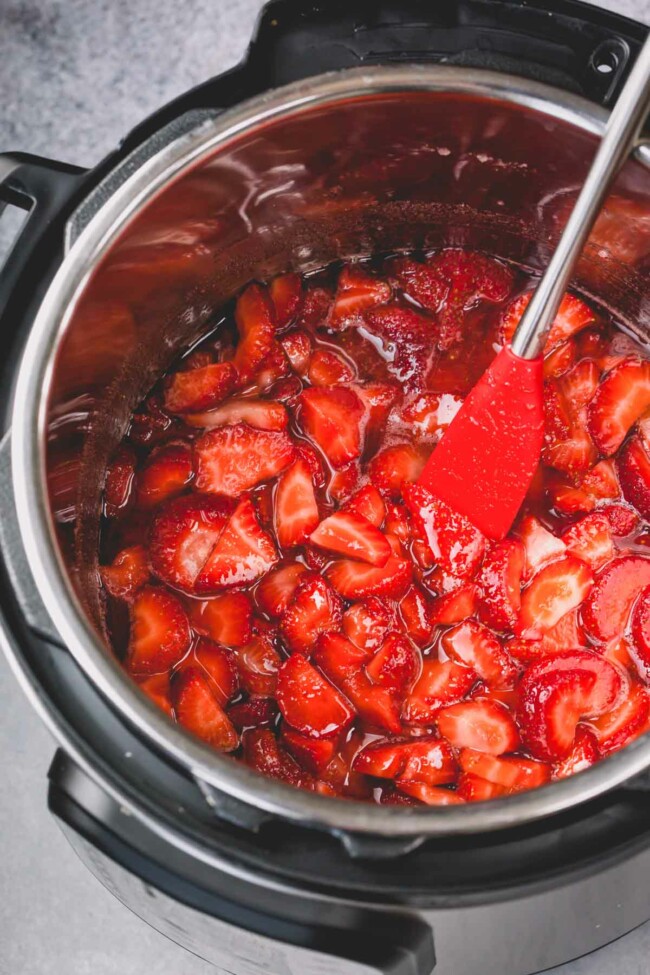 Cooked strawberry jam in an Instant Pot.